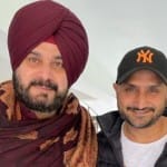 हरभजन सिंह के साथ नवजोत सिद्धू।