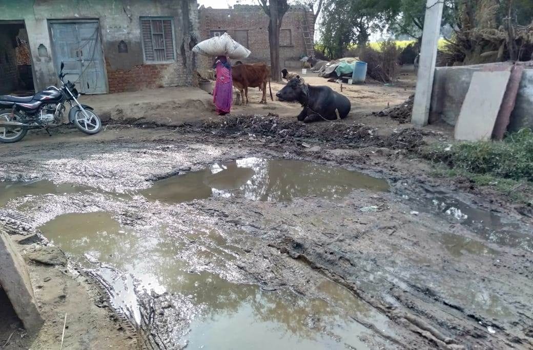 Mathura: Anger erupted among villagers against MLA, Panchayat took place