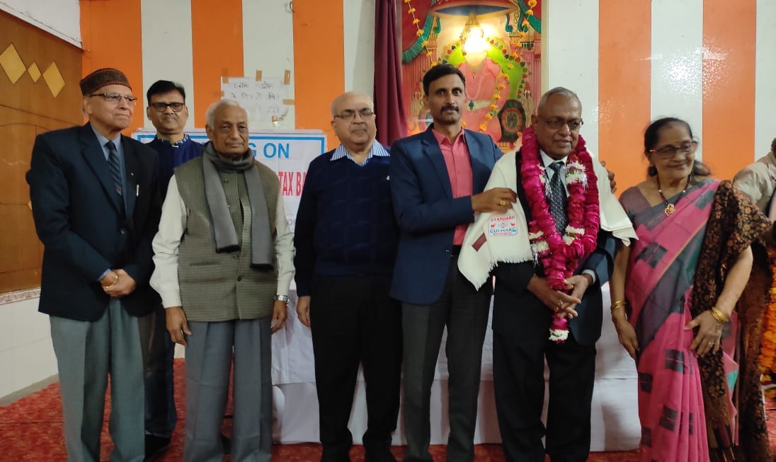 Senior Advocate Surendra Aggarwal honored