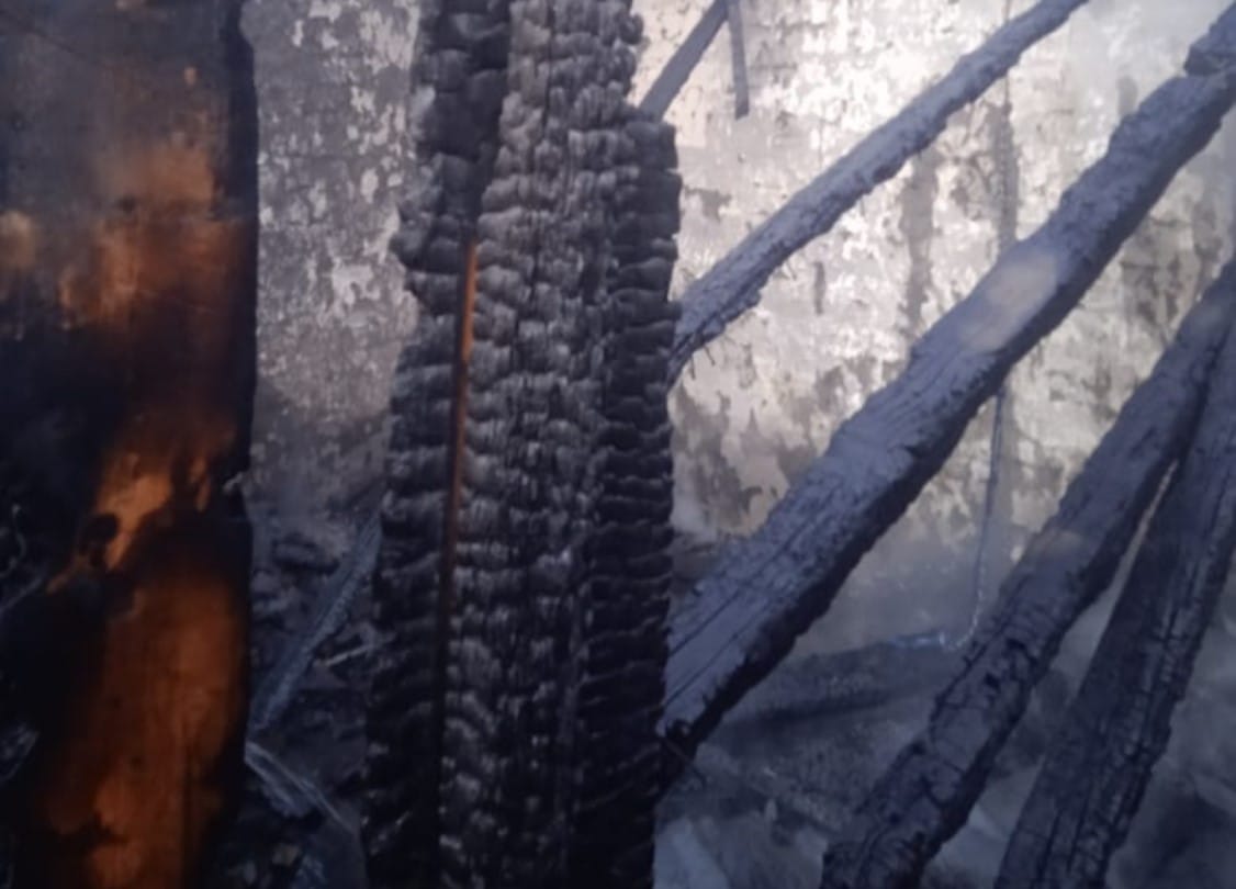 Himachal: Fire breaks out in house in village of Anikhand in Kullu, building burnt to ashes