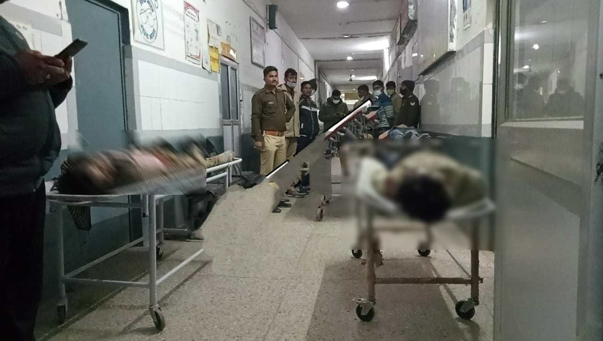 road accident in Chandauli  four youth died in car collided with vehicle