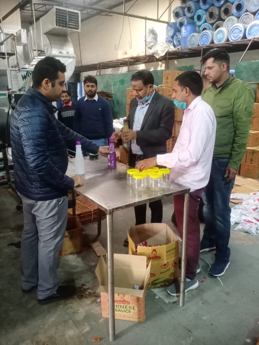 CM flying team raids pickle-sauce factory, filled 10 samples