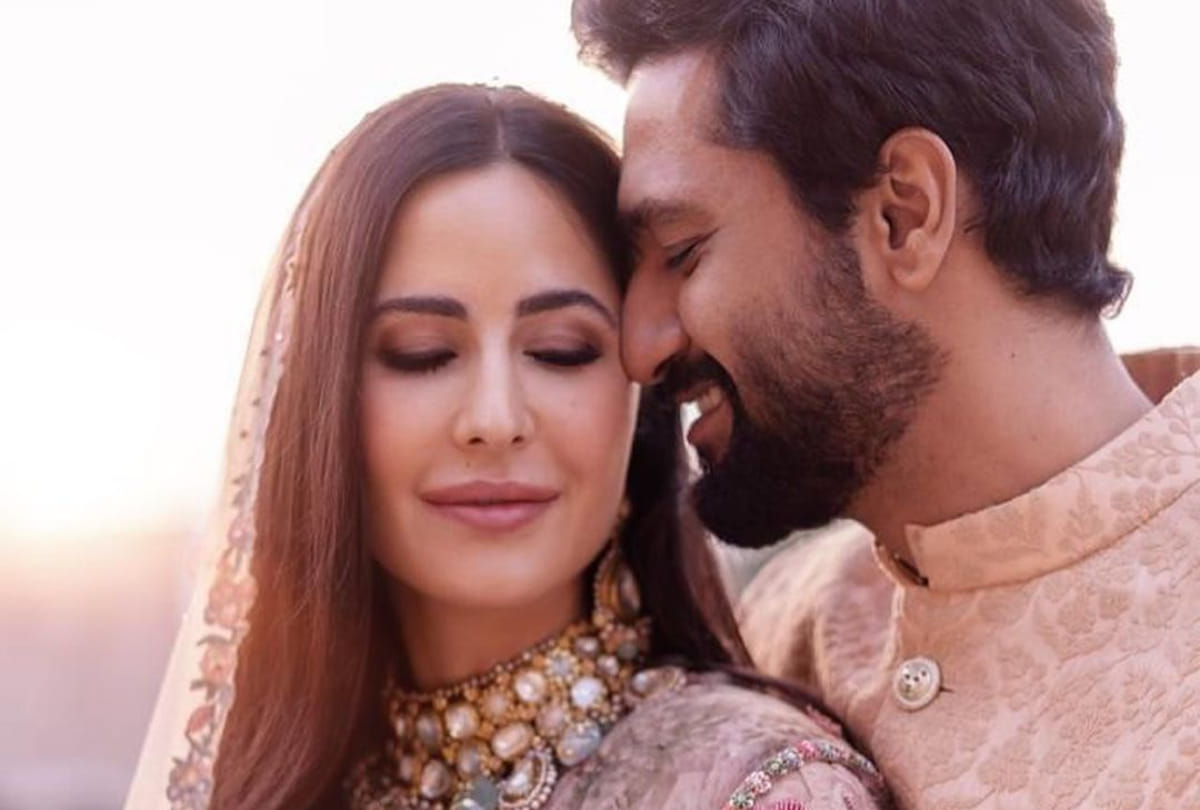 katrina kaif in peach color sabyasachi kurta with vicky kaushal make first appearance after wedding