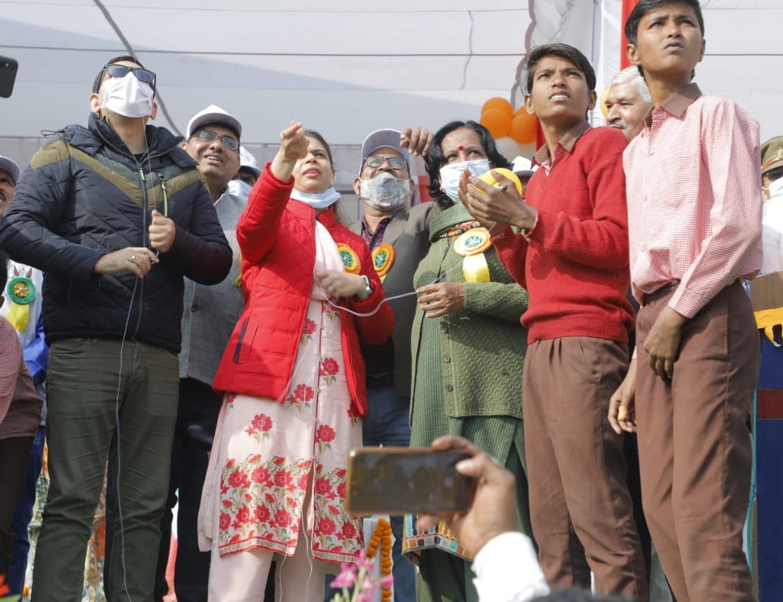 DM-SP made aware of voting by flying kites