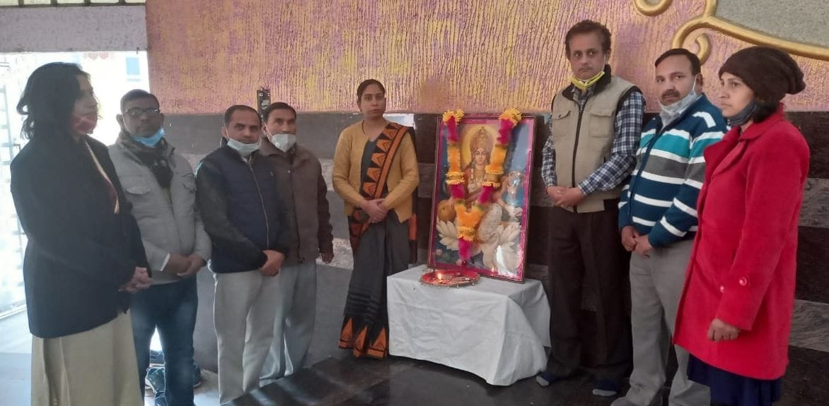 Rakumawi Landoura first in Mangalgeet