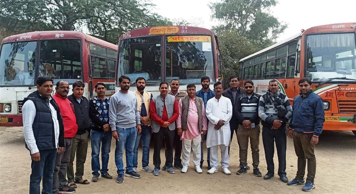 Hathras: 20 buses went to Lucknow rally, passengers faced problems