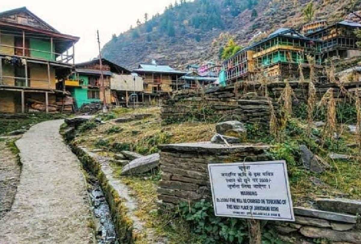 devta decision: Prohibition on selling and drinking alcohol in Malana, the oldest democracy of world, 10 thousand fine for violation