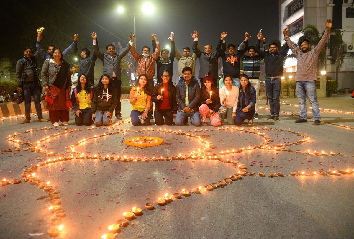 Prayagraj: With the announcement of Vande Mataram, a view of Diwali was seen in Civil Lines