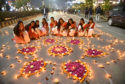Prayagraj: With the announcement of Vande Mataram, a view of Diwali was seen in Civil Lines