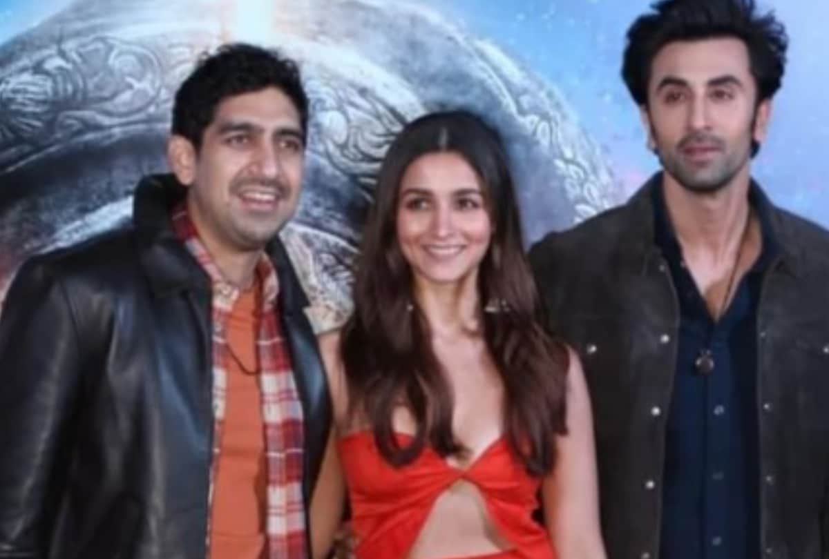 ranbir kapoor asked alia bhatt when are we getting married actress gets shy and give reply during brahmastra motion poster launch