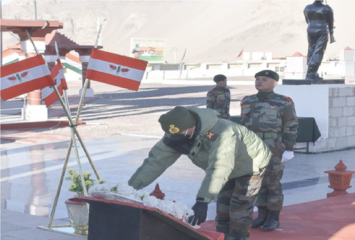 Jammu-Kashmir: Fire and Fury Corps pays tribute to the martyrs of the 1971 war