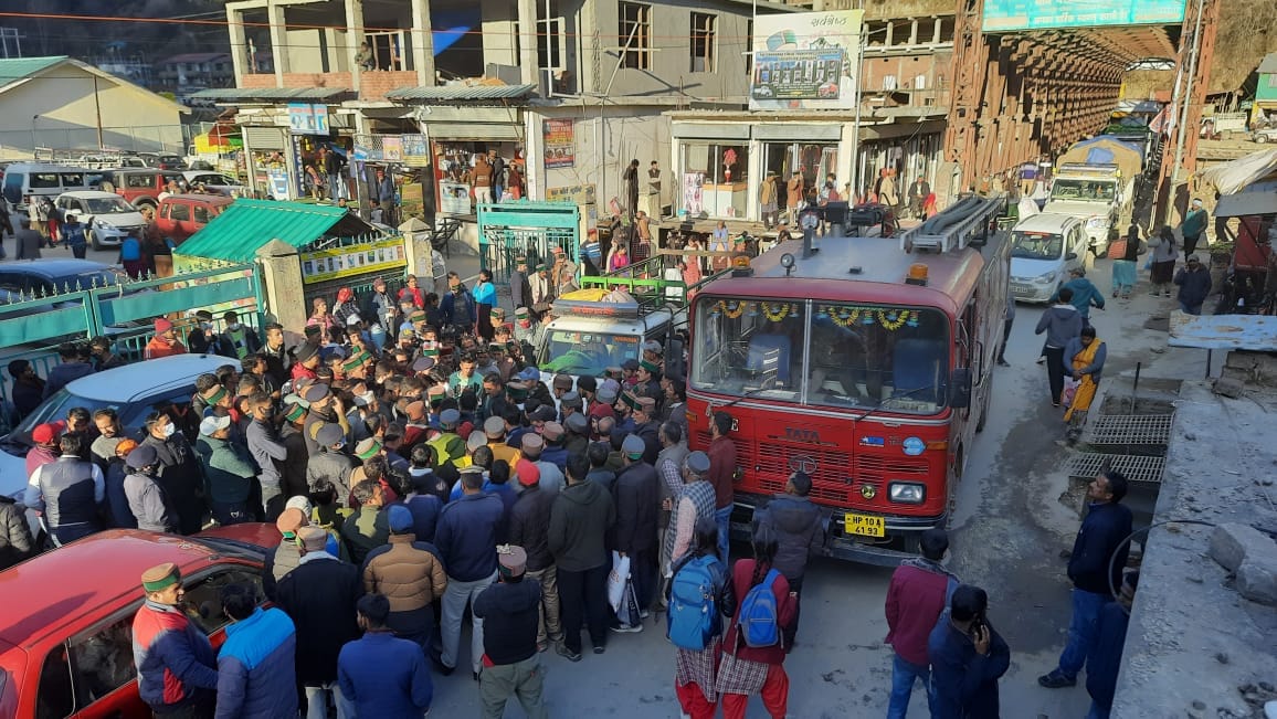 Chakka jam in Chidhgaon demanding to open fire brigade centre