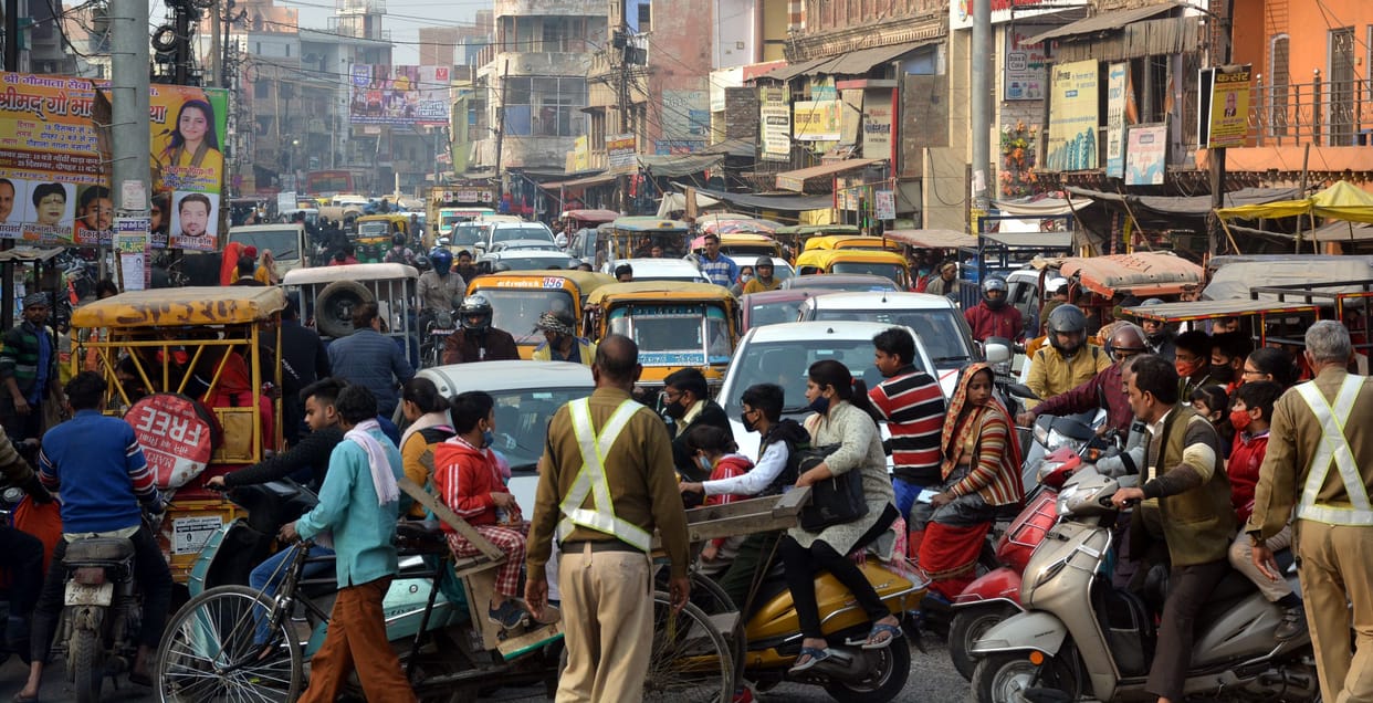 Agra Road's air polluted