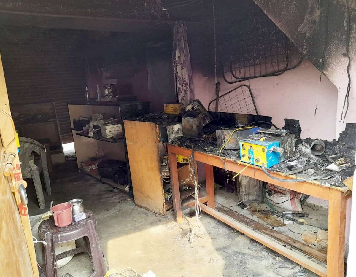 House and shop items burnt by fire