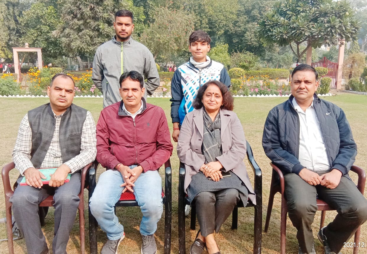 Isha and Deepanshu of KLP College first in Fencing