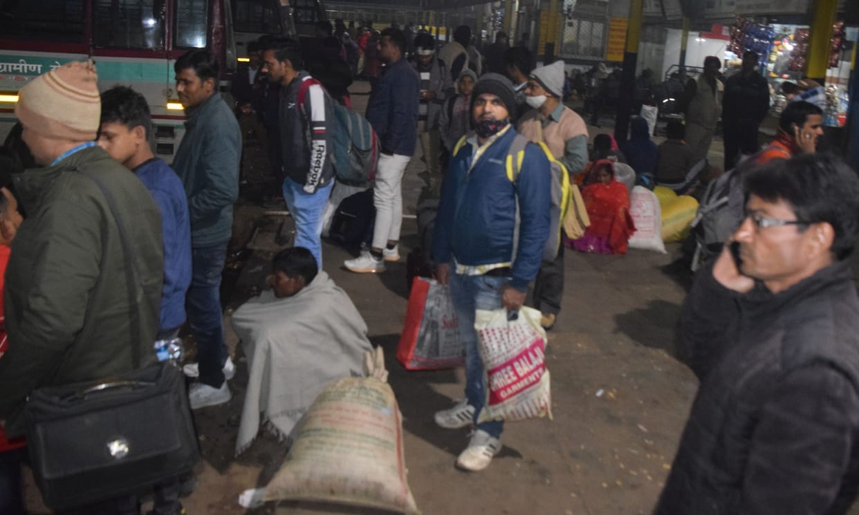 28 buses arrived from Shahjahanpur-Hardoi, crisis continues