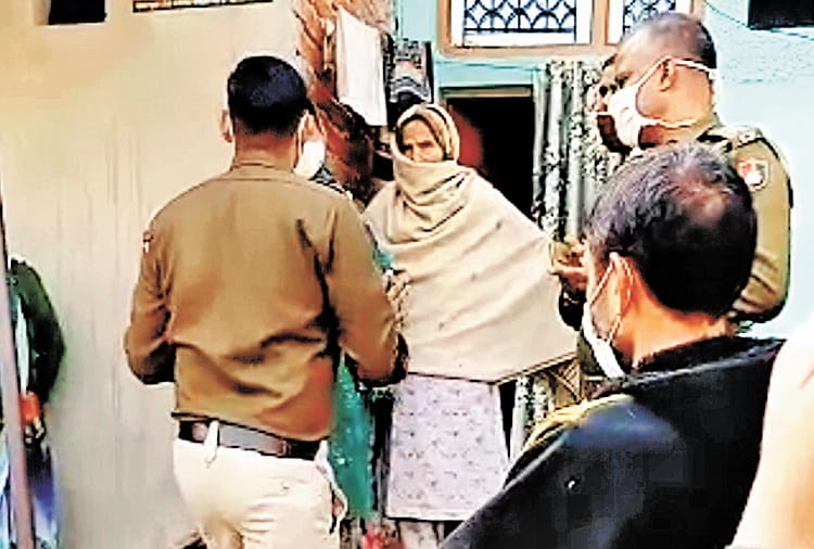 Corona Positive girl refuses to go Quarantine Center in Chandigarh
