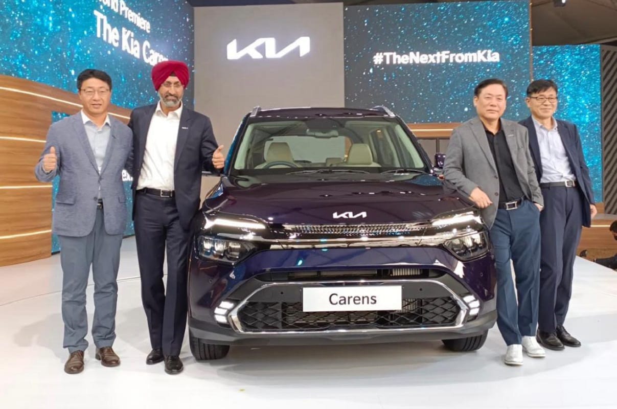 Kia Carens First Car roll out from Anantapur Plant kia carens booking details know kia carens 2022 india interior features specifications
