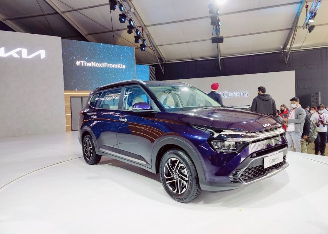 kia carens booking opens kia carens booking start date in india kia carens 2022 india interior features details