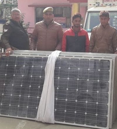 Two arrested including stolen solar panels, Auraiya was going to sell panels from Kalpi
