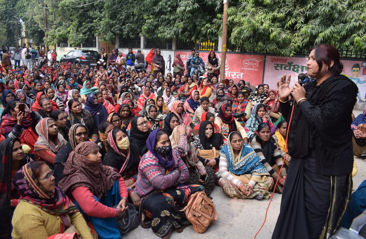 Angry Anganwadi workers protested against the government's disobedience