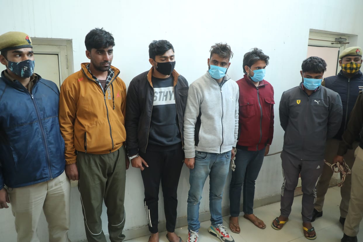 Five of the gang who installed solvers in competitive examinations arrested