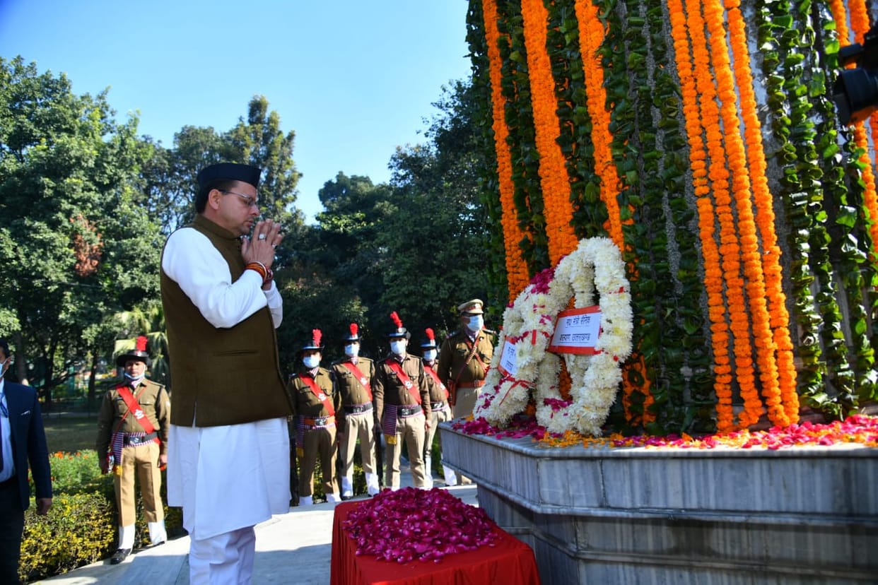 uttarakhand news: on vijay diwas cm pushkar singh dhami pay tribute to martyrs