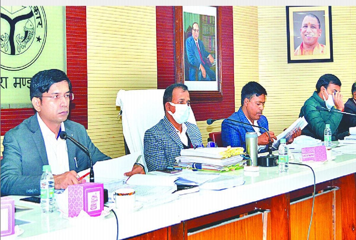 FIR will be filed against those who burn garbage in Agra