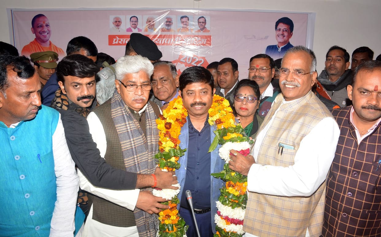 Akhilesh wants the son of Muslim always make punctures, scooters and ACs