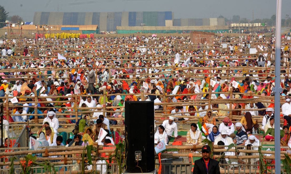 Vishva Shanti Vedic Mahayagya at Swarveda Mahamandir varanasi One lakh devotees offered aahuti in Yagya
