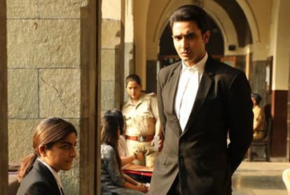 420 IPC Movie Review in Hindi by Pankaj Shukla ZEE5 Manish Gupta Vinay Pathak Ranvir Shorey