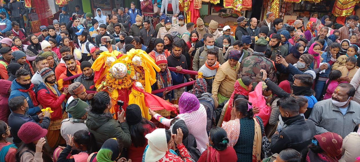 The couple reached the court of mother Anasuya with the wish of a child