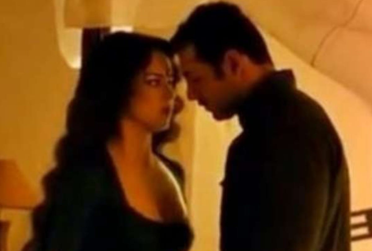 john abraham hurted kangana ranaut during love making song ye junoon in shootout at wadala