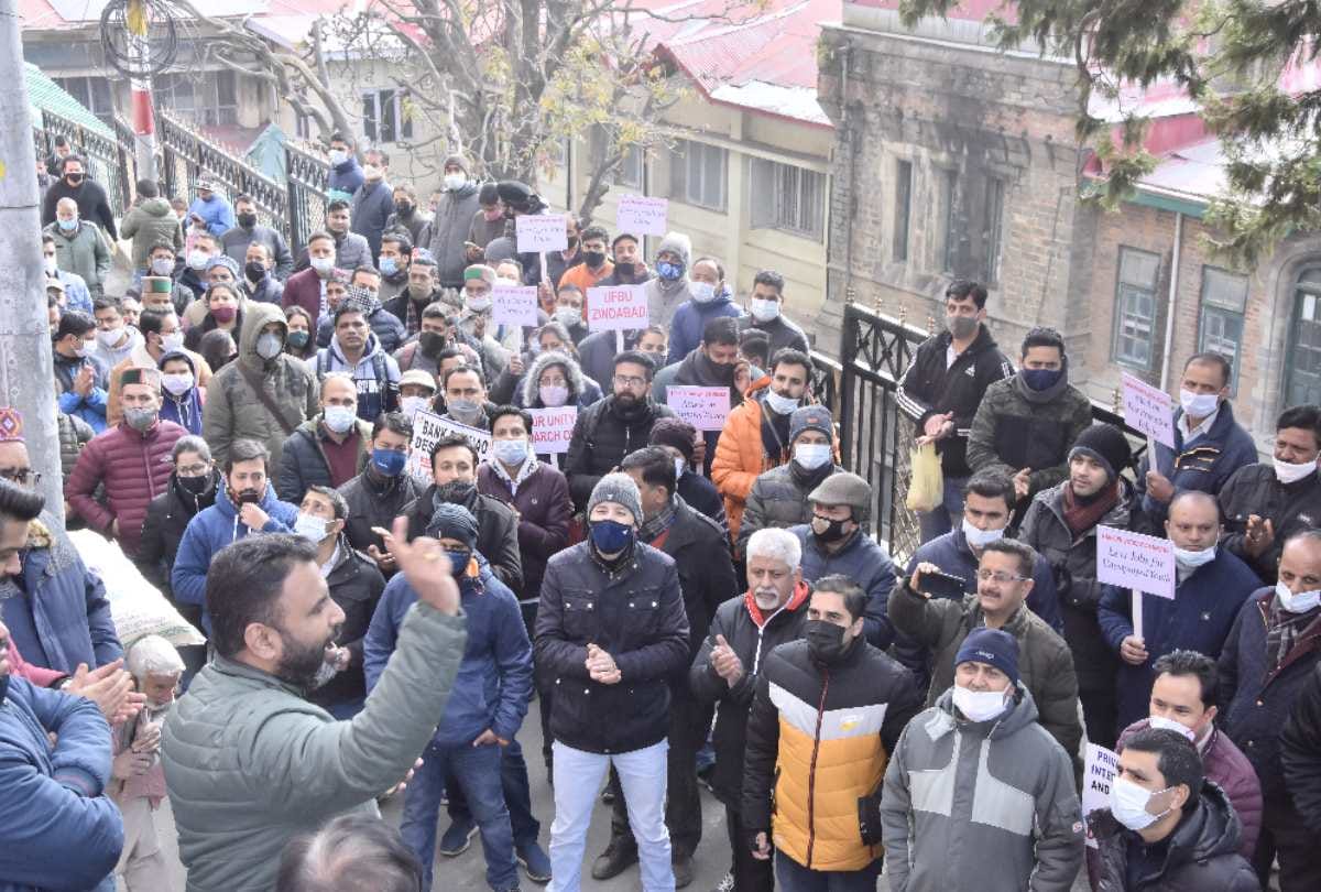 Bank strike: ATMs emptied in many places in Himachal, employees will return to work from December 18