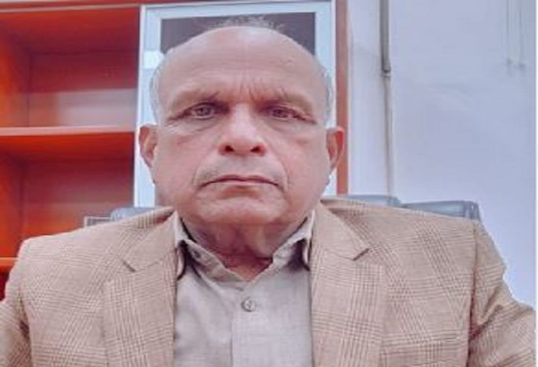 BHU Faculty of Arts pro Vijay Bahadur singh get Sugra Mehndi Award first Hindi scholar who get Urdu Academy Award