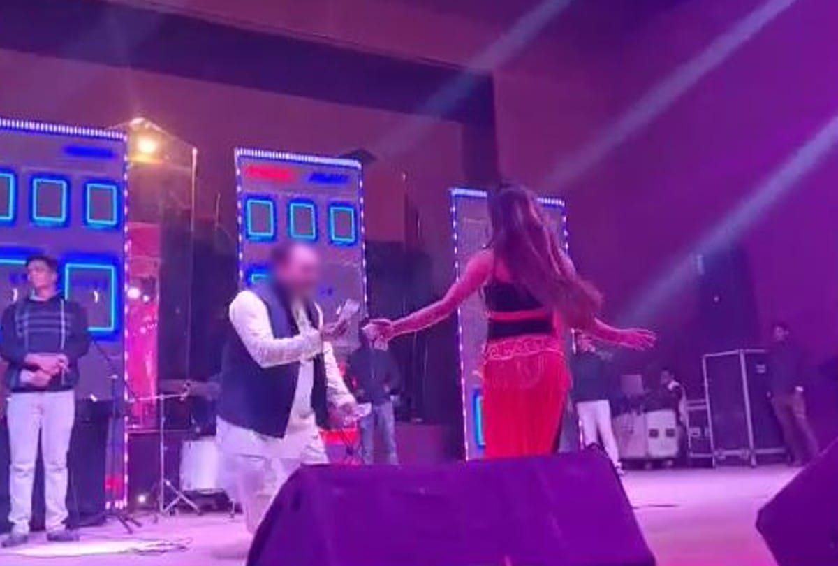 Gram Pradhan dance video viral with bar dancer in firozabad