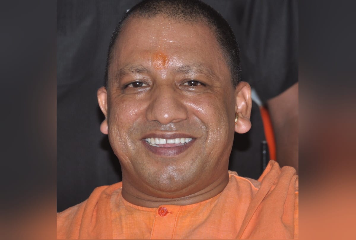 CM Yogi Adityanath will come to Gorakhpur today and will offer Khichdi to Guru Gorakshanath on 15th