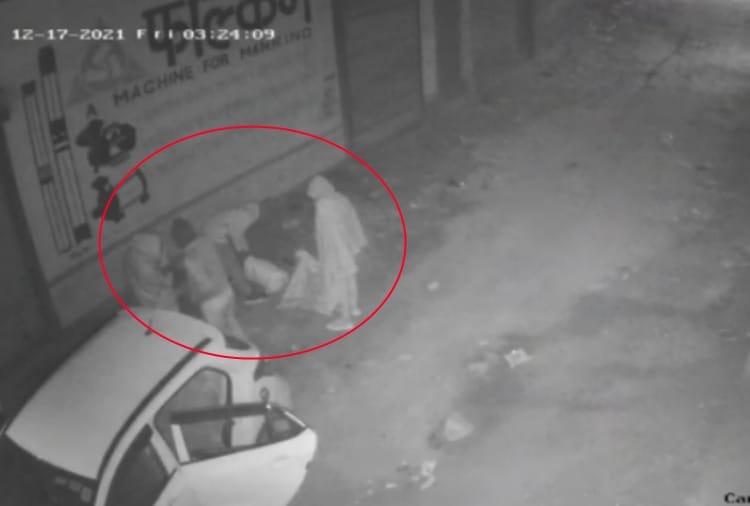 Thieves try to uproot ATM in Hansi of Haryana