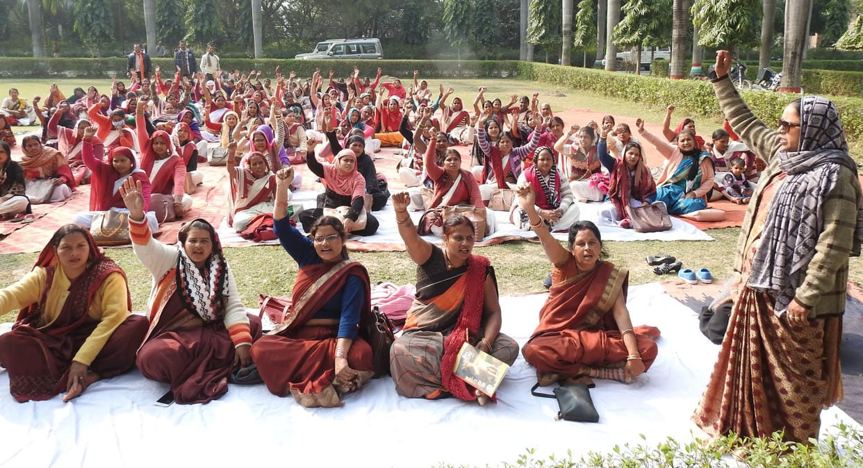 Demand to give honorarium of 12 thousand rupees
