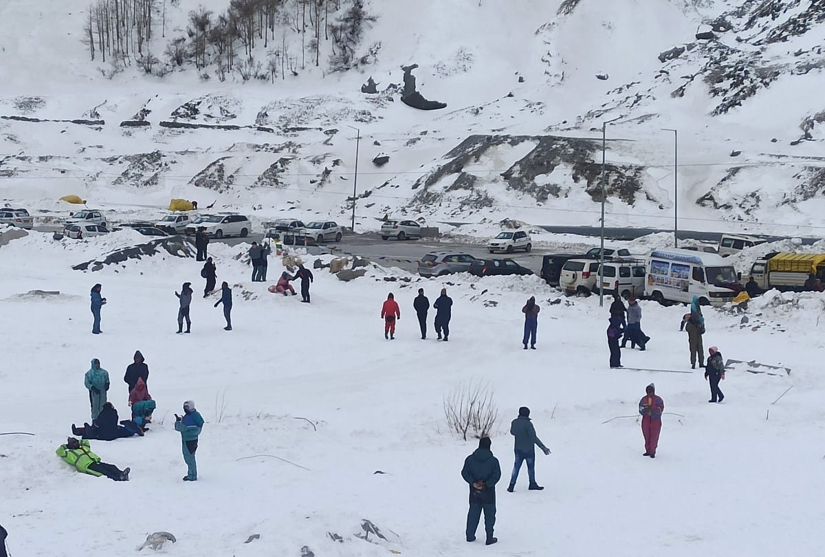 Plan a weekend trip to Shimla fresh snowafll in kufri Narkanda chamba himachal pradesh