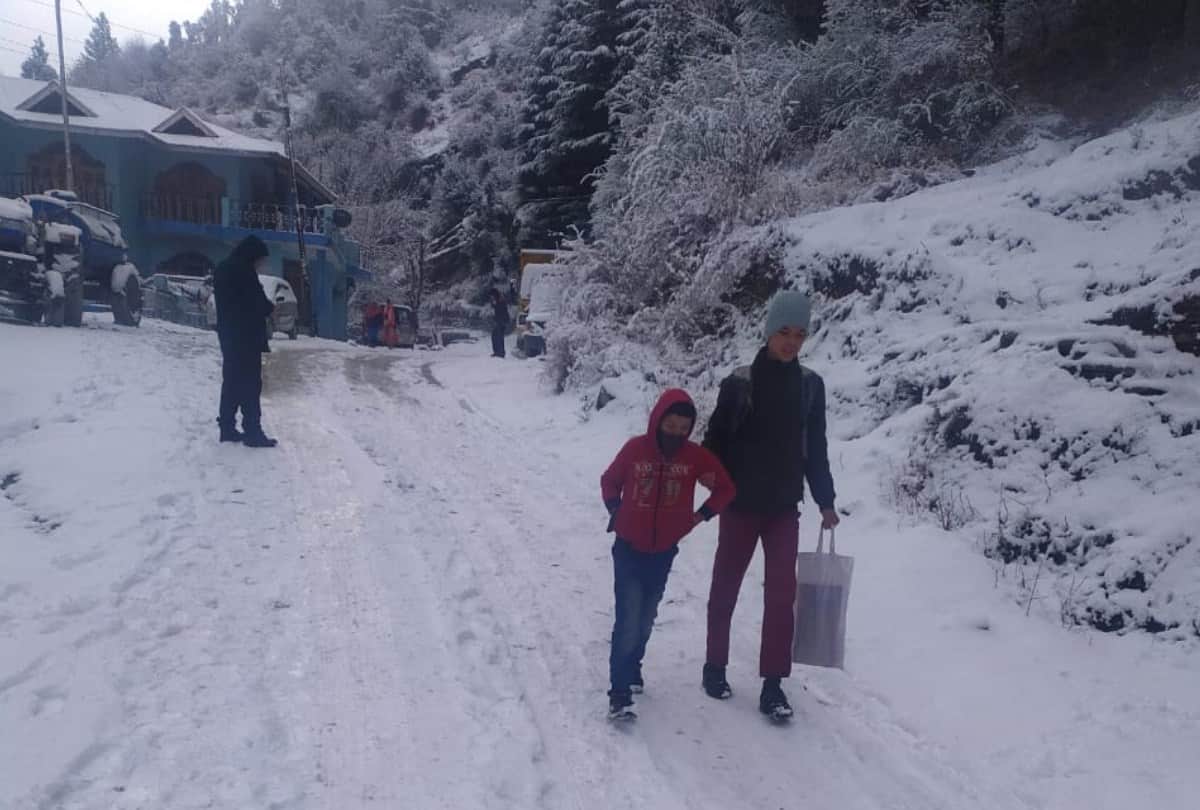 Plan a weekend trip to Shimla fresh snowafll in kufri Narkanda chamba himachal pradesh