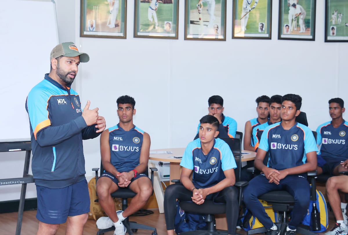 Under-19 World Cup: Rohit Sharma was seen training under-19 team in Bangalore, tips given to become world champion