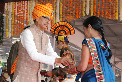 Madhya Pradesh Police Foundation Day: Shivraj said - cyber crime is a big challenge, need to bring seriousness
