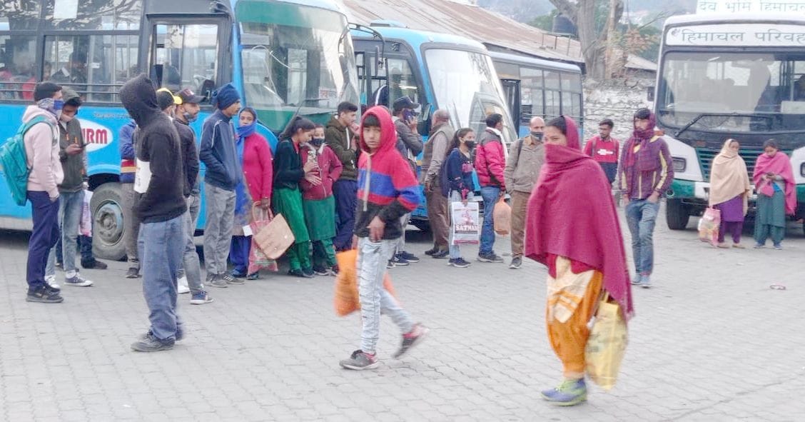HRTC buses did not run on 12 routes of the district
