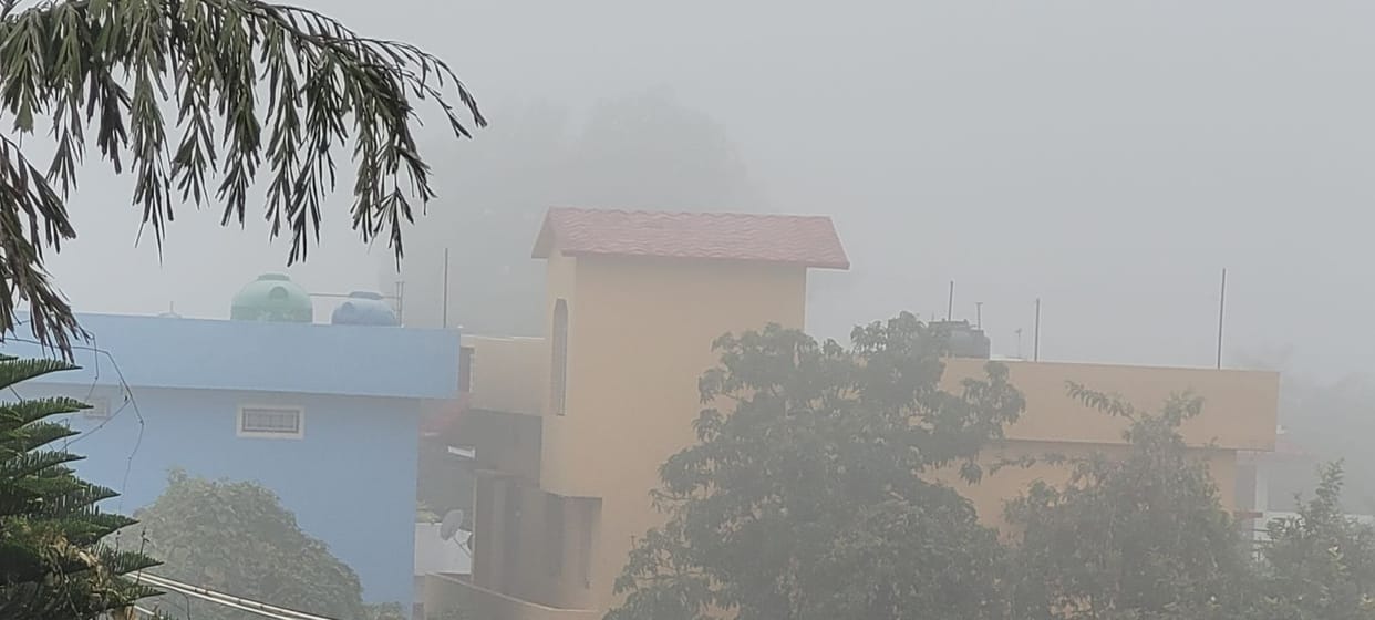 Kotdwar-Bhabar in the grip of fog, people shivering with cold