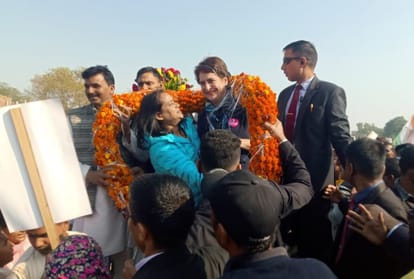 Congress list: Doubt increased due to non-announcement of Amethi, workers contacted Priyanka, posters-banners