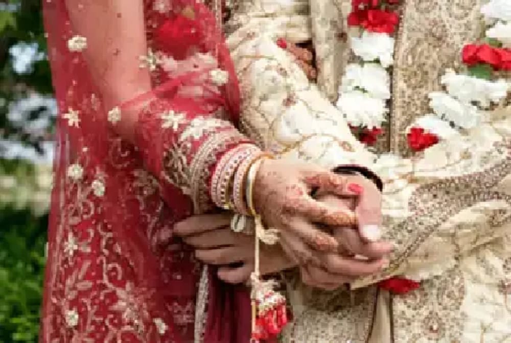 Father of two children reached home with another woman in Gorakhpur