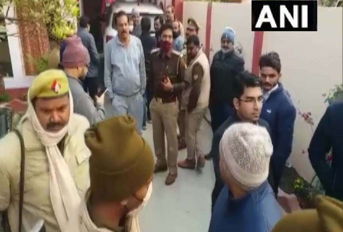 Income Tax Department raids in many districts including Lucknow