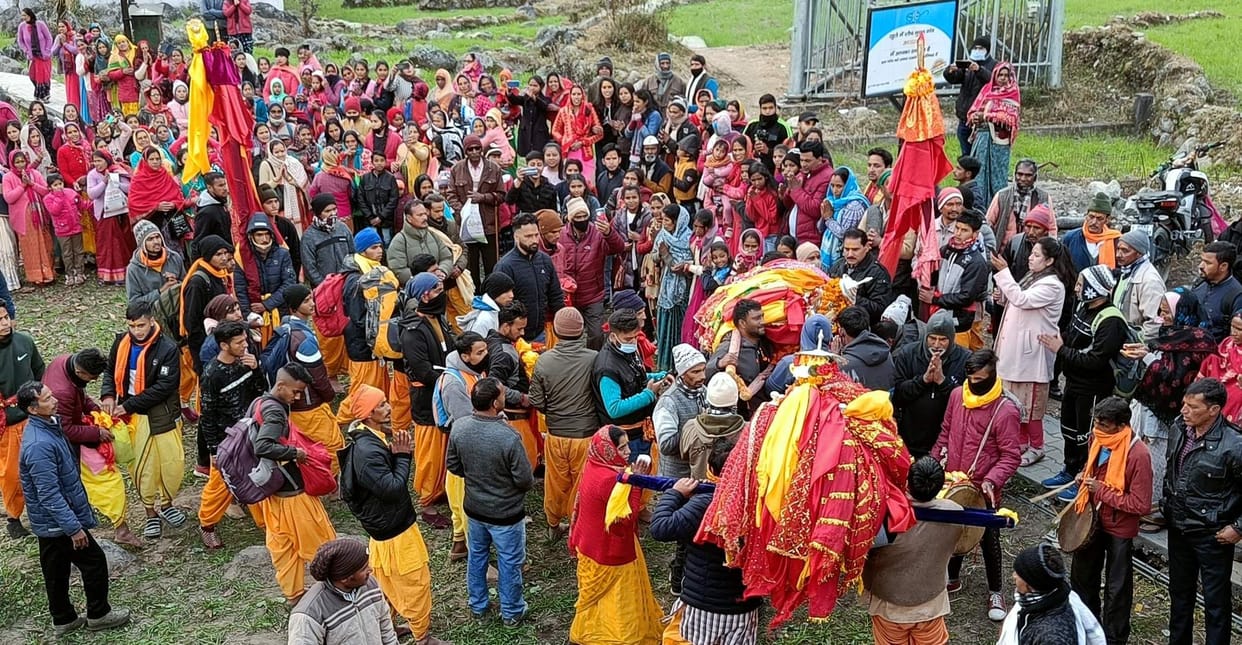250 couples did penance to get children