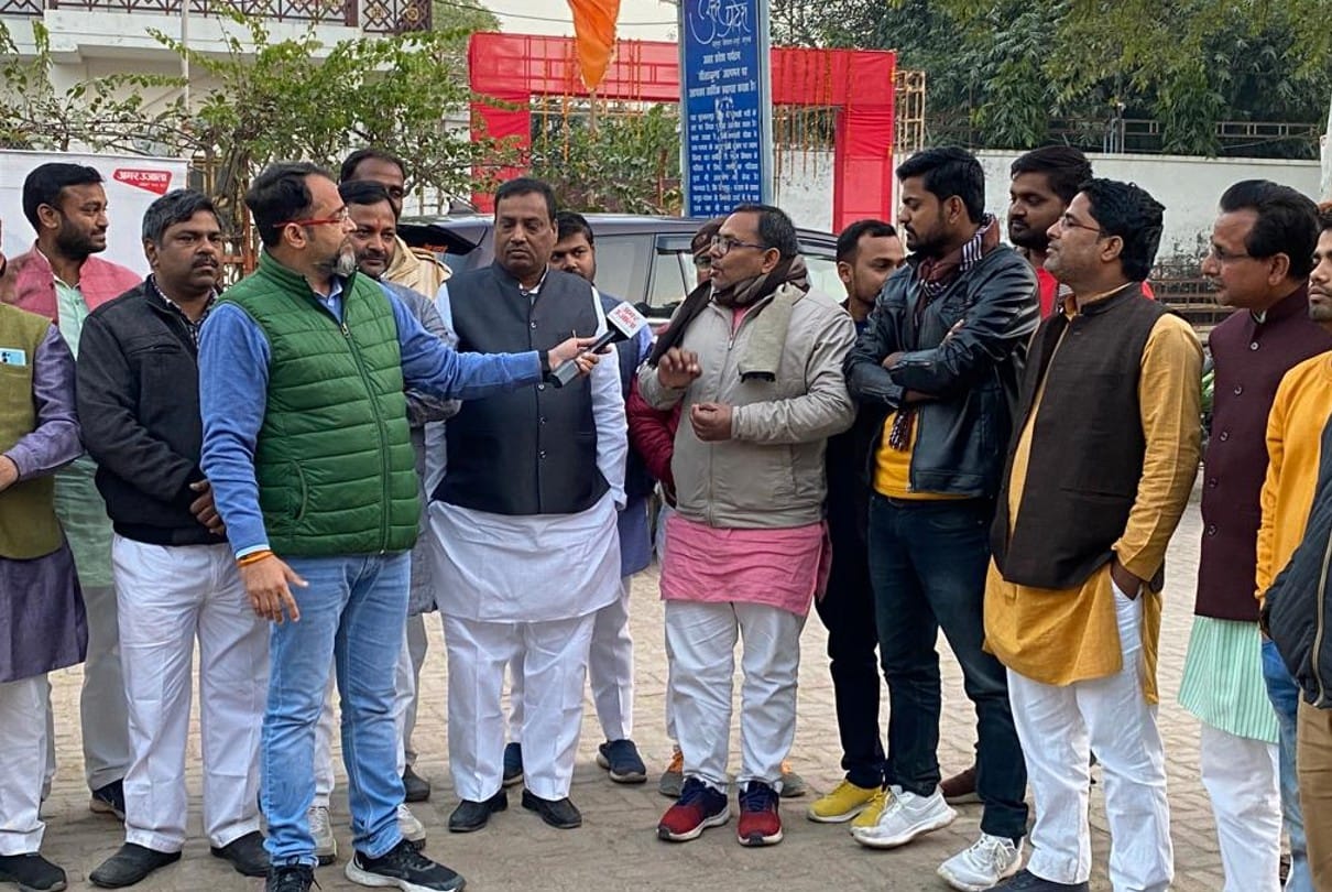 UP Assembly Election 2022 Sultanpur Live Debates and Discussions Coverage News Updates in Hindi